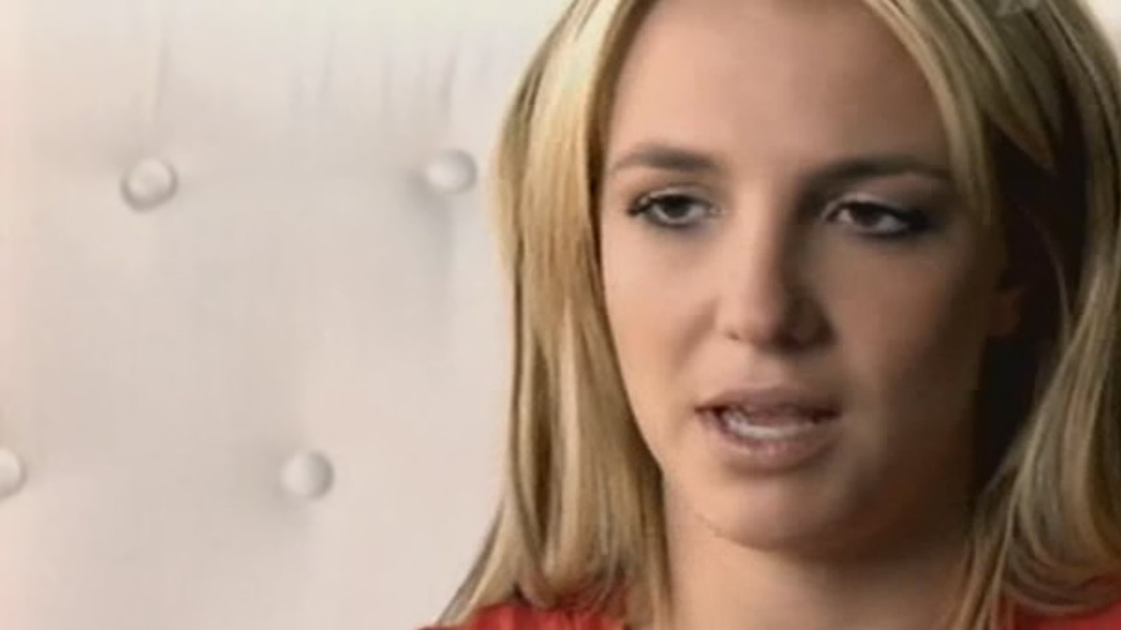 Картинка из фильма Бритни Спирс: Жизнь За Стеклом [Britney Spears For The Record]